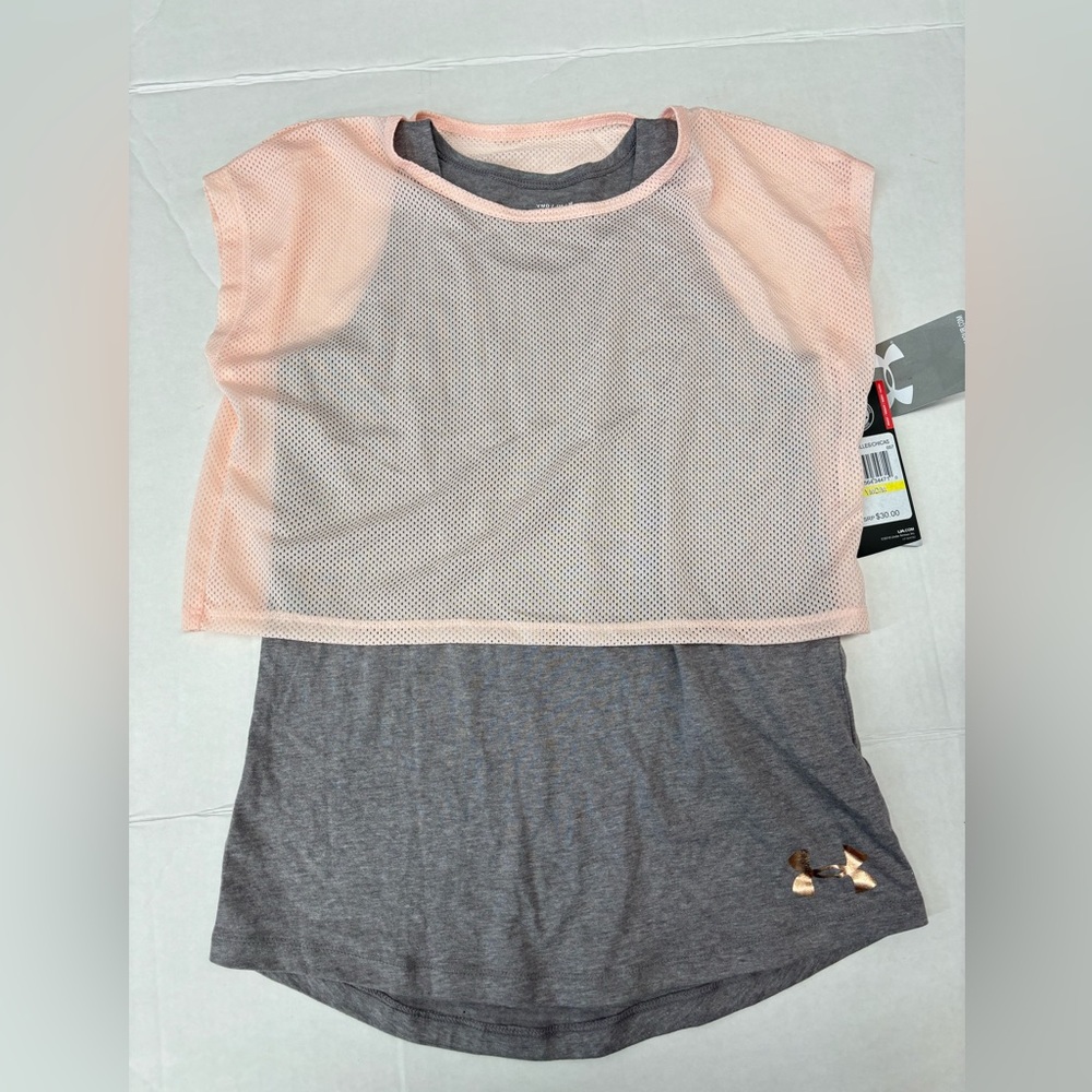 New! Under Armour girls 2 piece top size medium